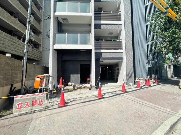 物件外観写真4　(エントランス部分)