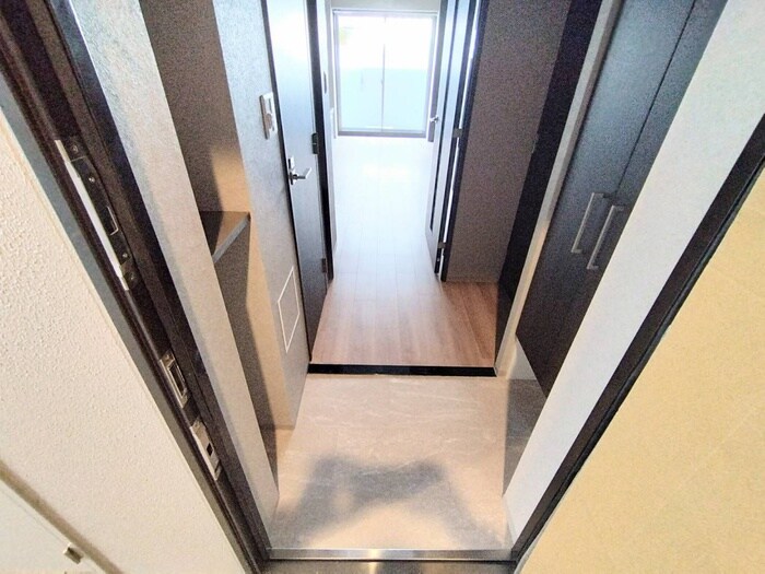 物件内観写真14　(玄関)