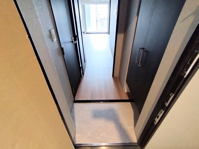 物件内観写真14　(玄関)
