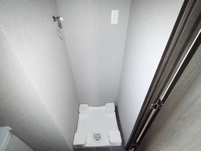 物件内観写真16　(洗濯機置場)