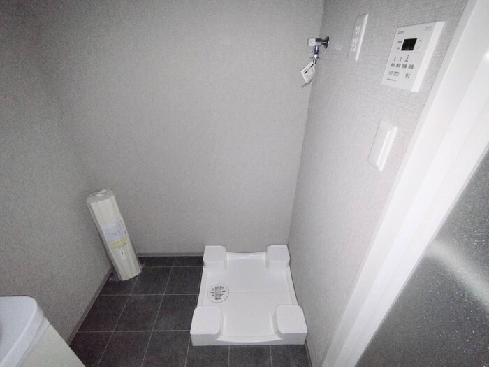 物件内観写真17　(洗濯機置場)