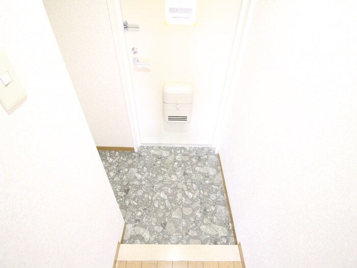 物件内観写真15　(玄関)
