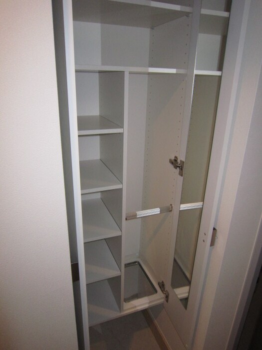 物件内観写真9　(収納)