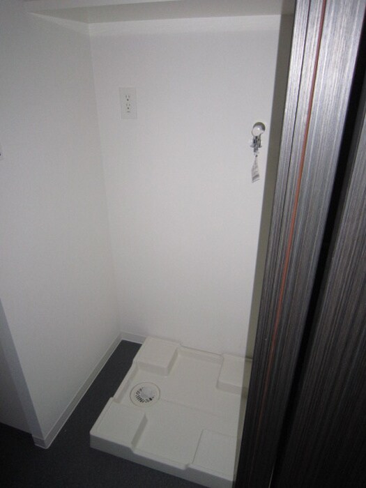 物件内観写真11　(洗濯機置場)