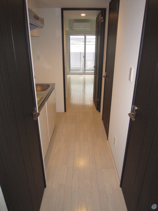 物件内観写真15　(廊下)