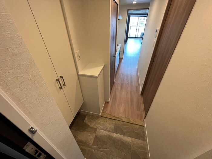 物件内観写真8　(玄関)