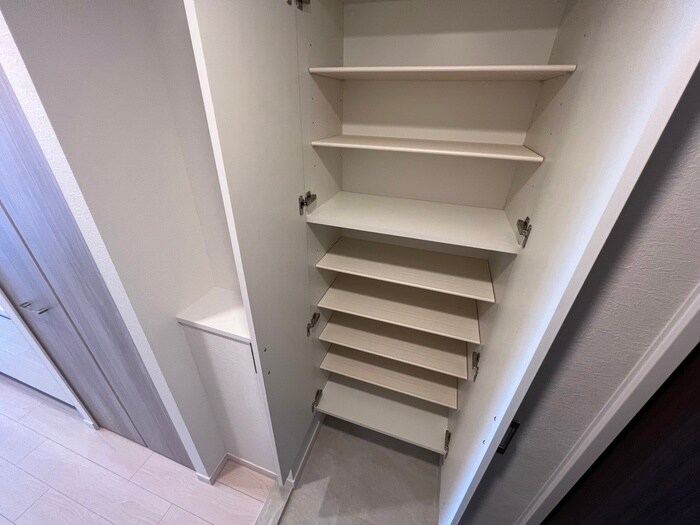 物件内観写真9　(靴箱)