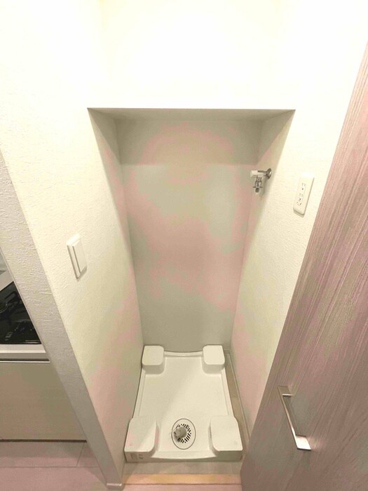 物件内観写真9　(洗濯機置場)