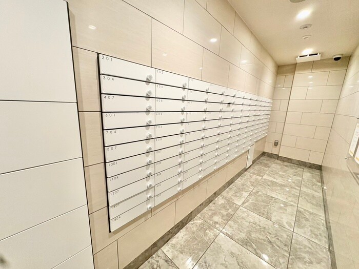 物件外観写真4　(エントランス部分)