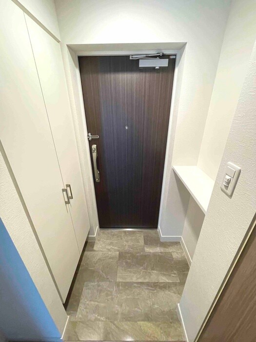 物件内観写真13　(玄関)