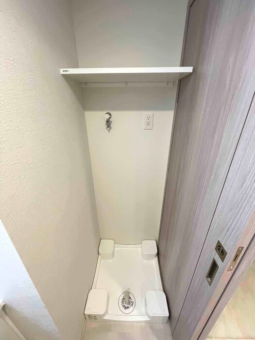 物件内観写真14　(洗濯機置場)