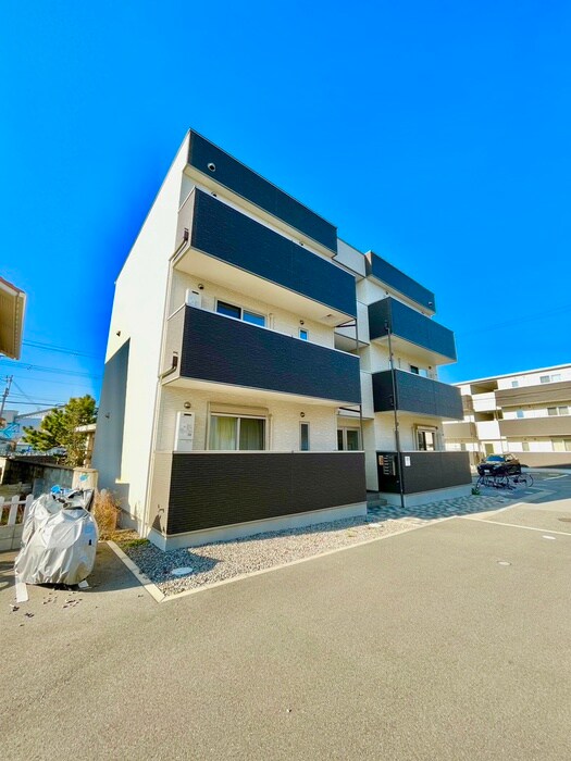 物件外観写真1　(外観写真)