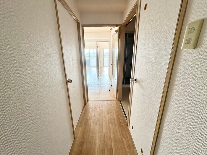 物件内観写真10　(廊下)