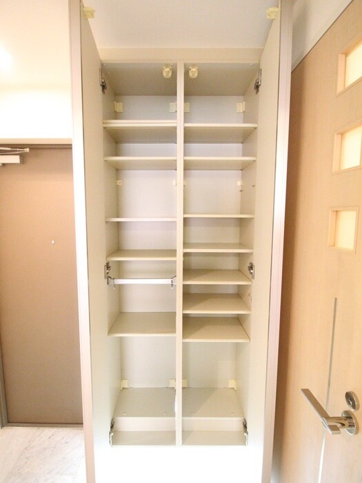 物件内観写真11　(靴箱)