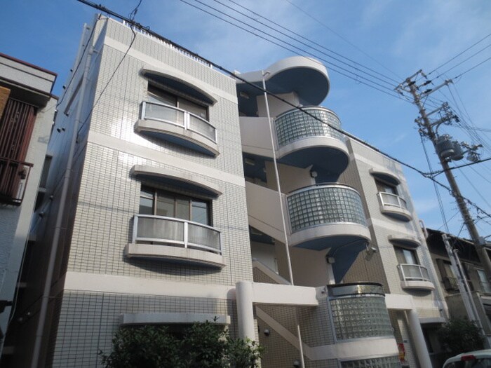 成起マンションの物件外観写真