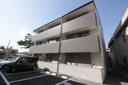 アンプルールフェール　外観写真