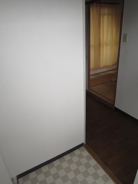 物件内観写真7　(玄関)