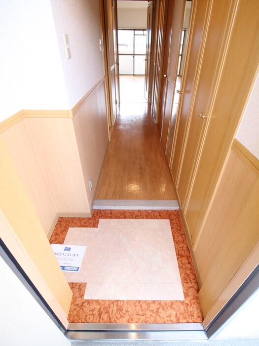 物件内観写真7　(玄関)