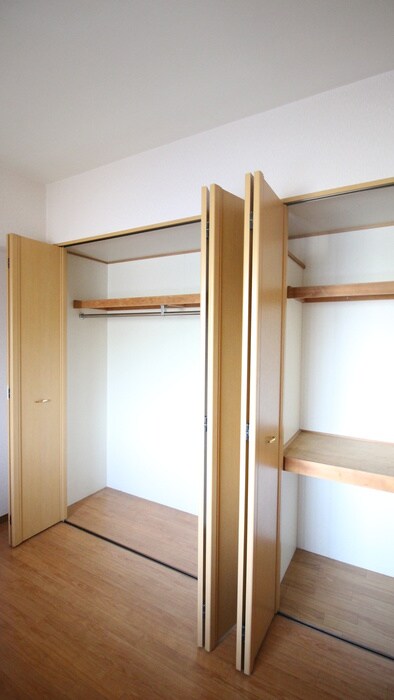 物件内観写真12　(収納)