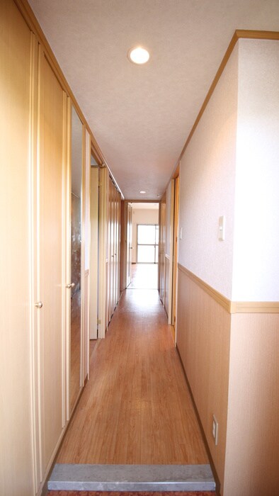 物件内観写真17　(廊下)