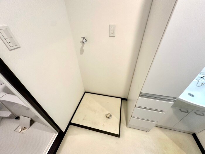 物件内観写真15　(洗濯機置場)