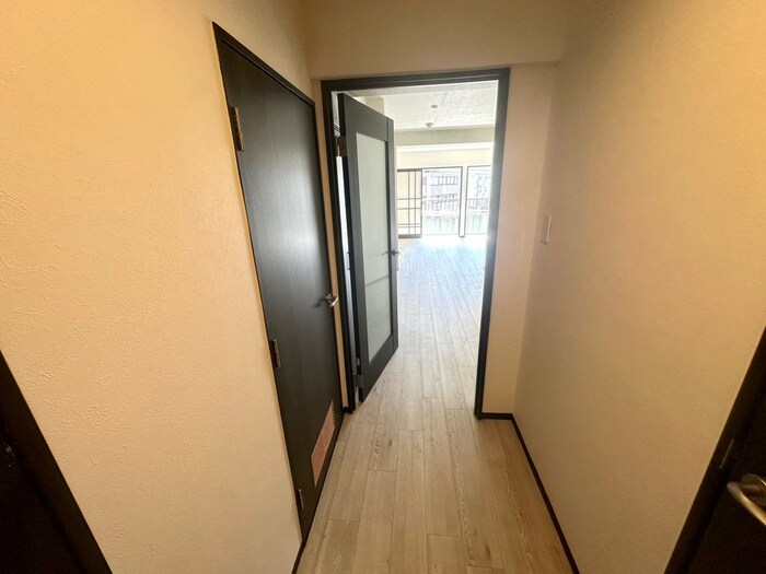 物件内観写真17　(廊下)