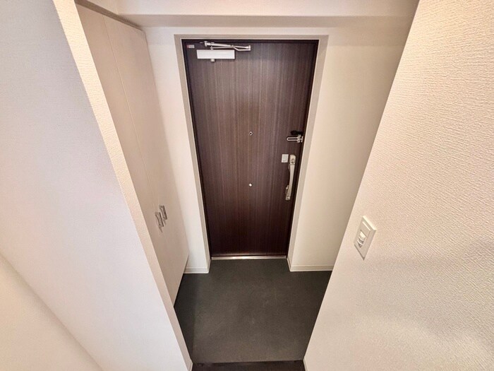 物件内観写真13　(玄関)