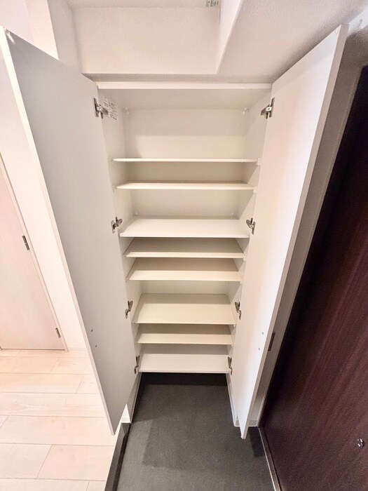 物件内観写真15　(靴箱)