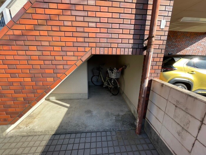 物件外観写真5　(駐輪場)