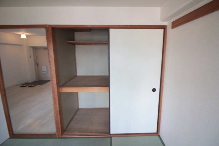 物件内観写真11　(収納)
