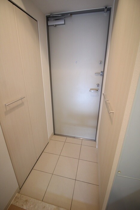 物件内観写真16　(玄関)