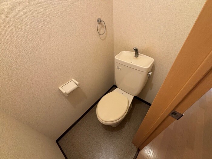 物件内観写真15　(トイレ)