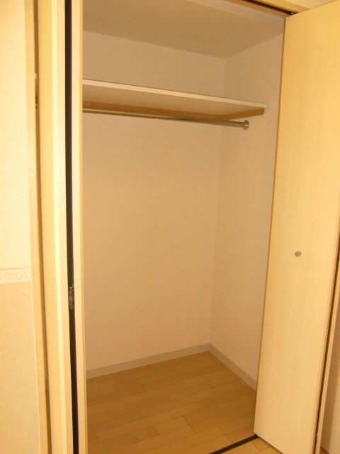 物件内観写真15　(収納)