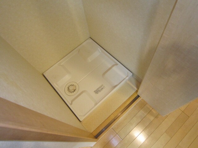 物件内観写真16　(洗濯機置場)