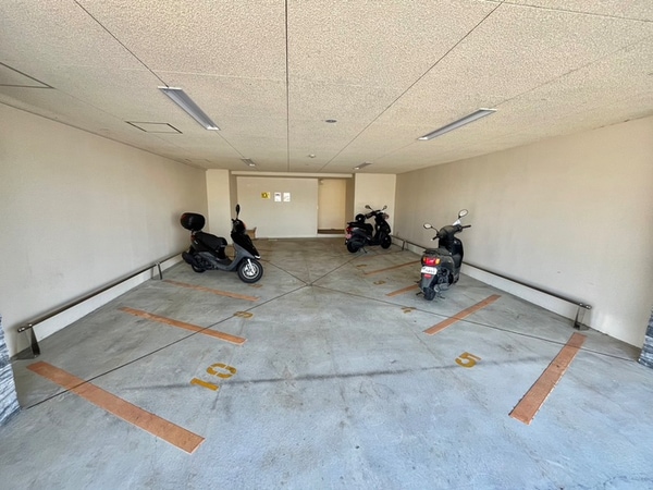 バイク置き場