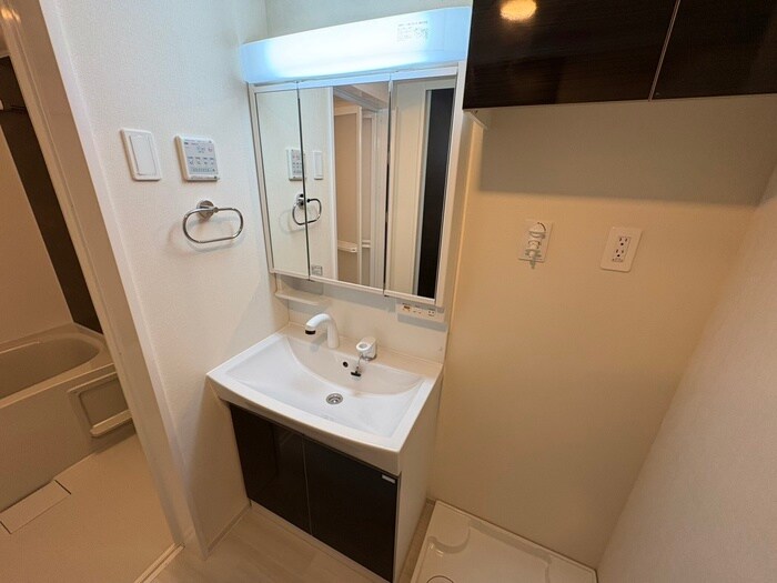 物件内観写真9　(洗面)