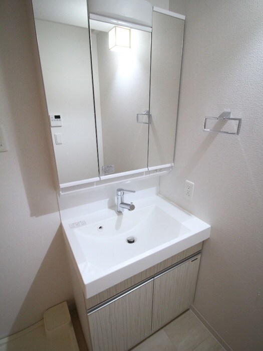 物件内観写真8　(洗面)