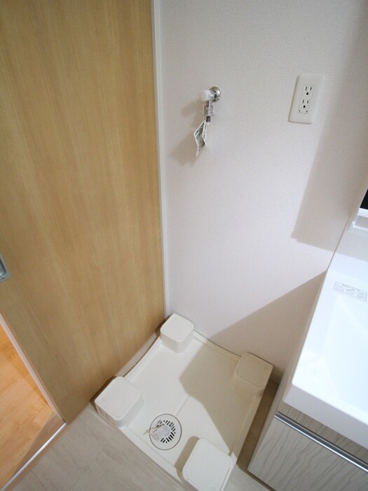 物件内観写真9　(洗濯機置場)