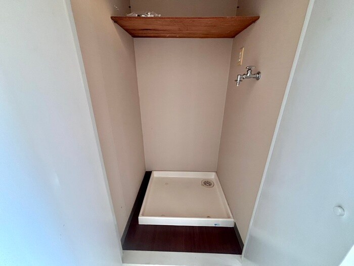 物件内観写真11　(洗濯機置場)