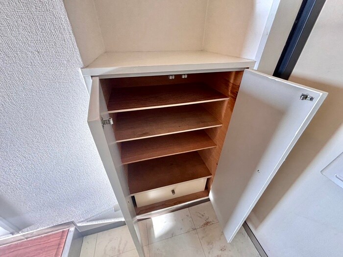 物件内観写真18　(靴箱)