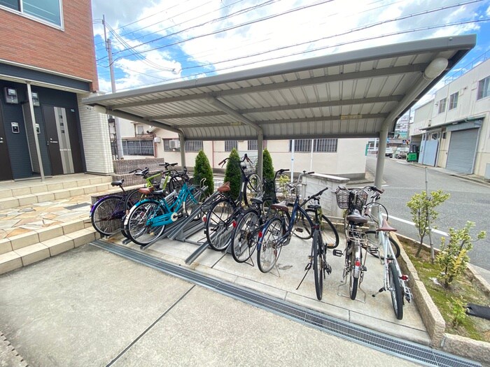 物件外観写真3　(駐輪場)