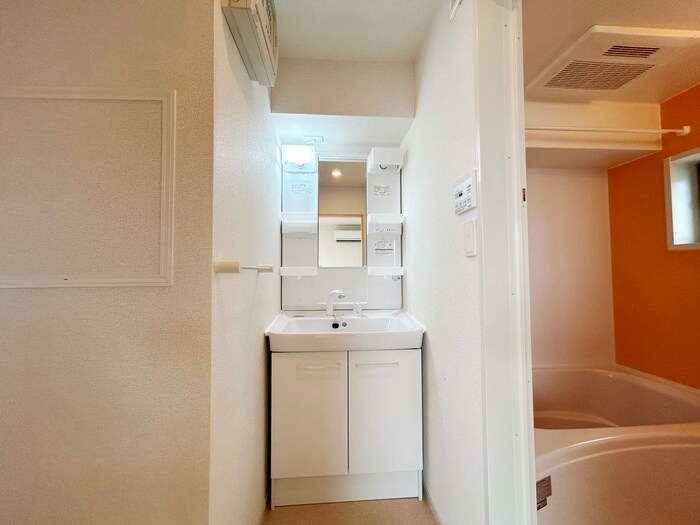 物件内観写真13　(洗面)