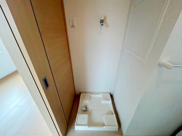 物件内観写真14　(洗濯機置場)