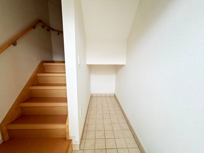 物件内観写真19　(玄関)