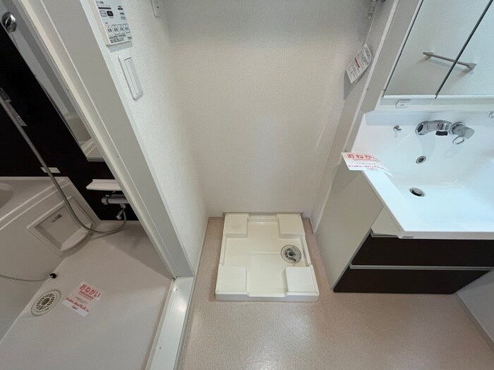 物件内観写真10　(洗濯機置場)