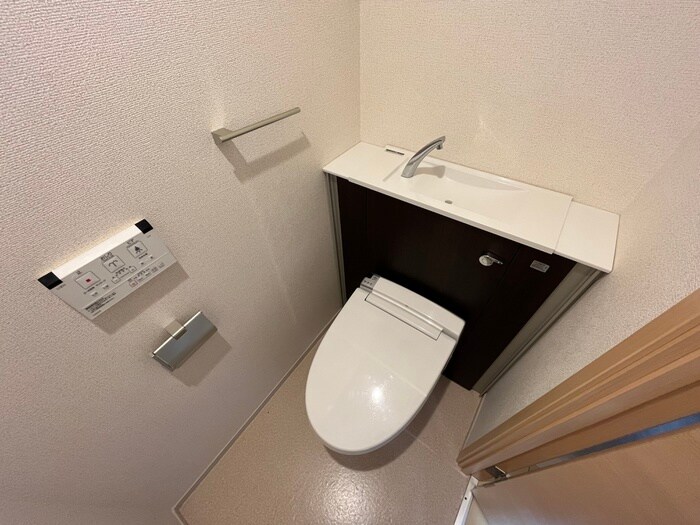 物件内観写真11　(トイレ)