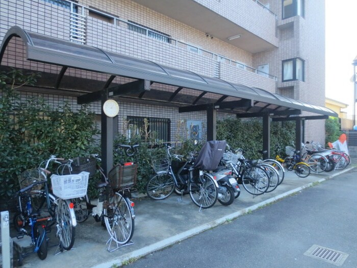 物件外観写真3　(駐輪場)