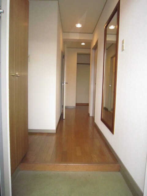 物件内観写真13　(玄関)