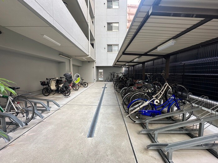 物件外観写真5　(駐輪場)