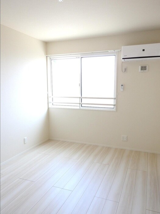 物件内観写真10　(居室)